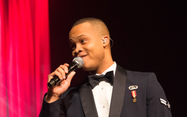 Heartland of America Band performs holiday concert