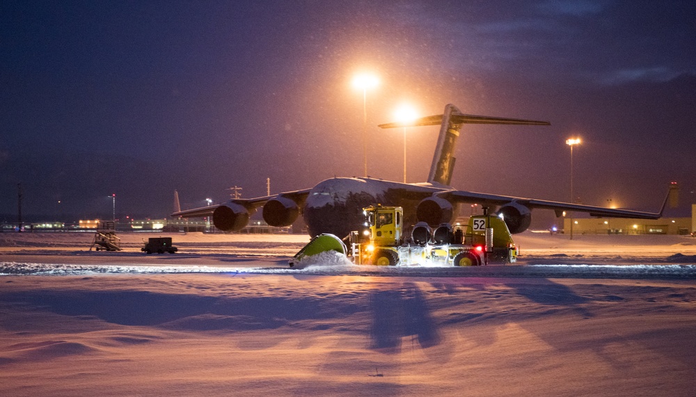 Alaska snow cloaks JBER