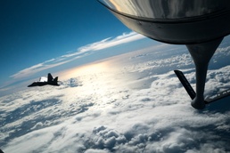 Sentry Aloha fighters fuel up with tanker gas