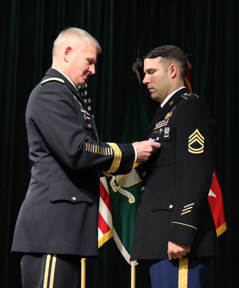 Special Forces Instructor Receives Soldier's Medal