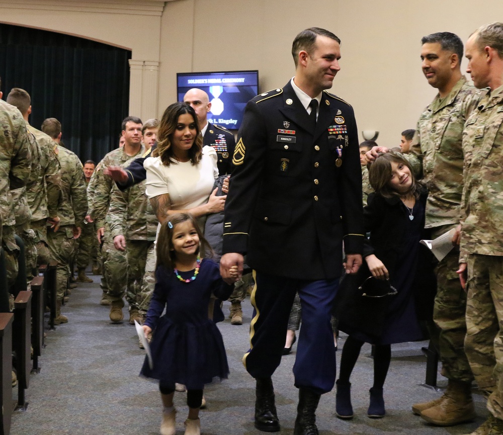 Special Forces Instructor Receives Soldier's Medal