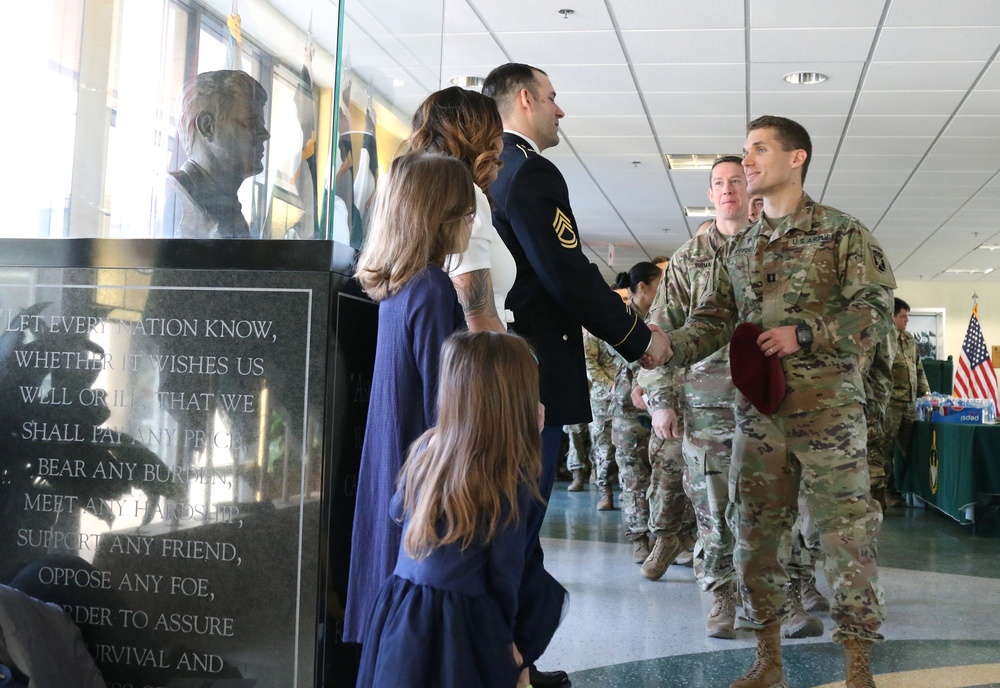 Special Forces Instructor Receives Soldier's Medal