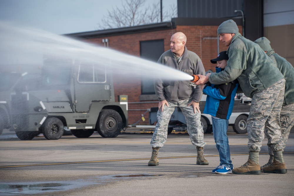 Lt. Col. Robert &quot;Zippy&quot; Dunlap has Final Flight with 179th Airlift Wing