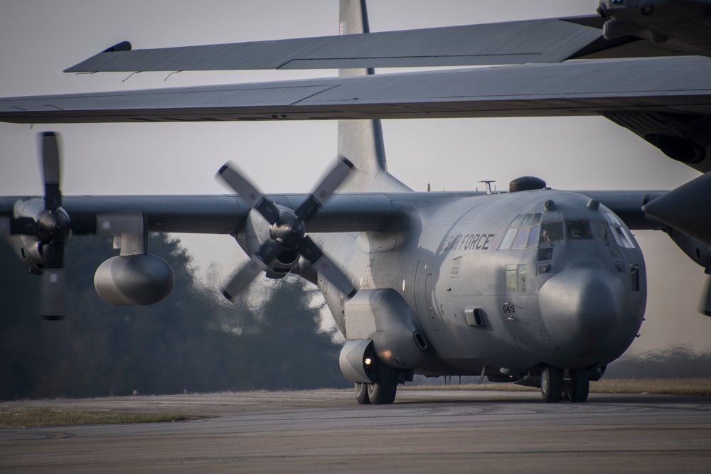 Lt. Col. Robert &quot;Zippy&quot; Dunlap has Final Flight with 179th Airlift Wing