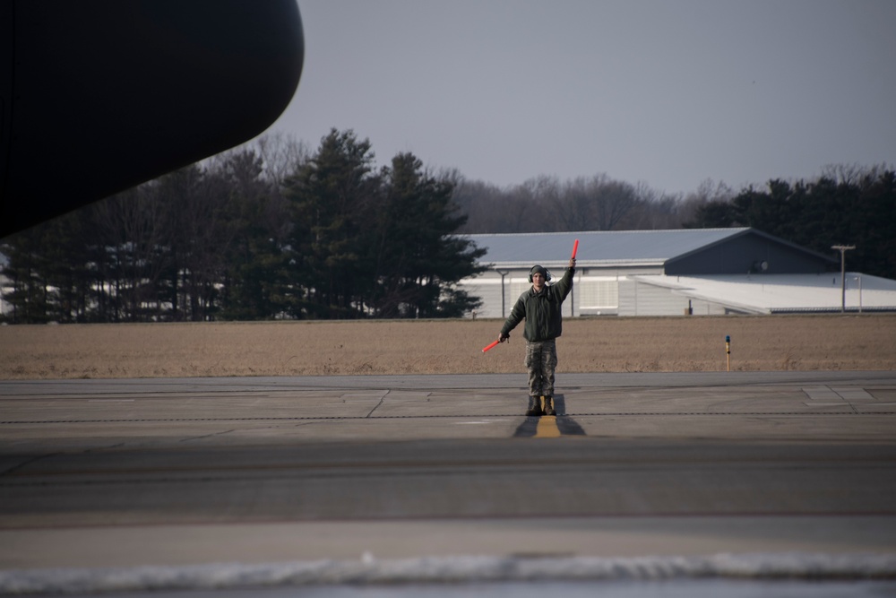 Lt. Col. Robert &quot;Zippy&quot; Dunlap has Final Flight with 179th Airlift Wing