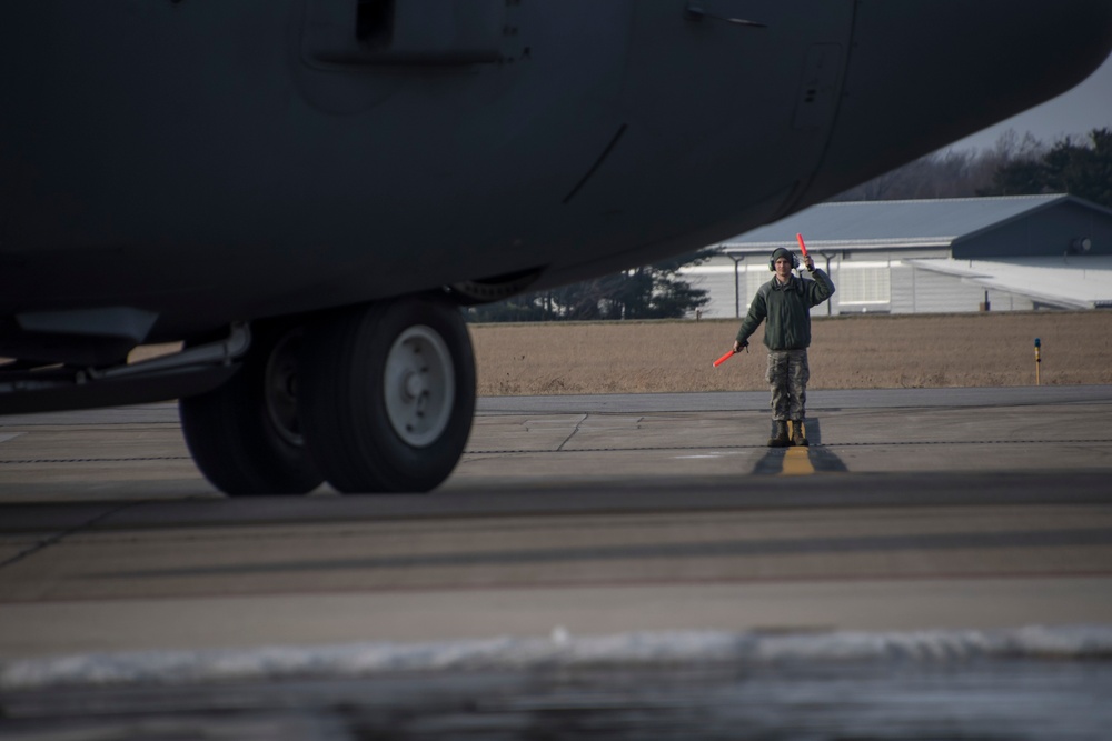 Lt. Col. Robert &quot;Zippy&quot; Dunlap has Final Flight with 179th Airlift Wing