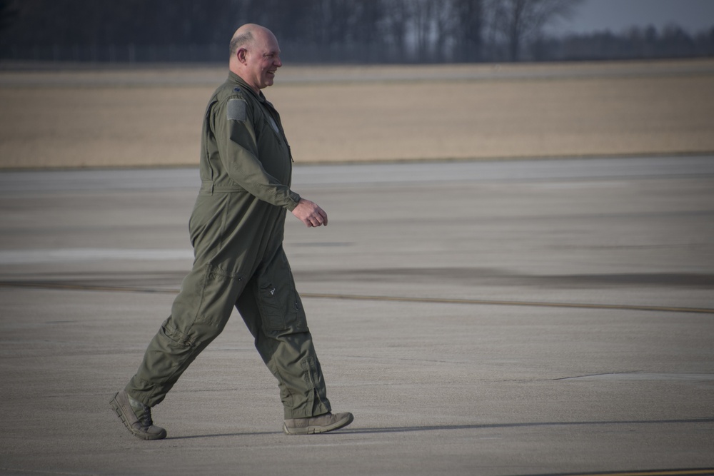 Lt. Col. Robert &quot;Zippy&quot; Dunlap has Final Flight with 179th Airlift Wing