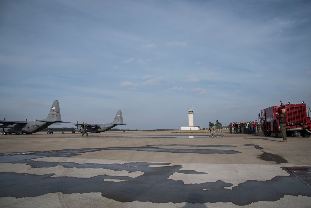 Lt. Col. Robert &quot;Zippy&quot; Dunlap has Final Flight with 179th Airlift Wing