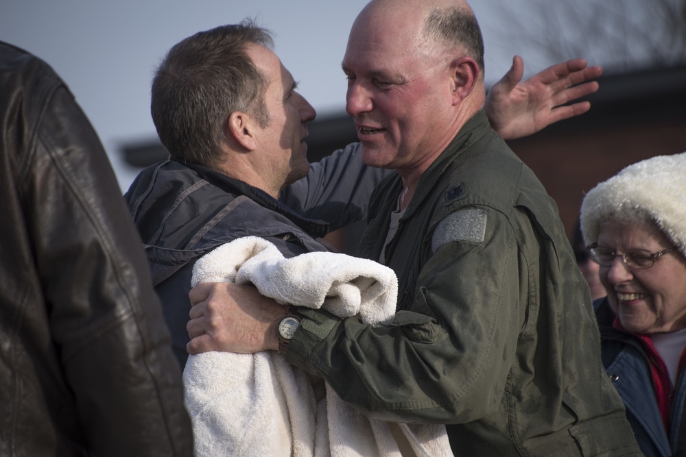 Lt. Col. Robert &quot;Zippy&quot; Dunlap has Final Flight with 179th Airlift Wing