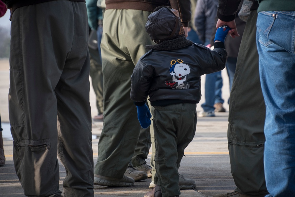 Lt. Col. Robert &quot;Zippy&quot; Dunlap has Final Flight with 179th Airlift Wing