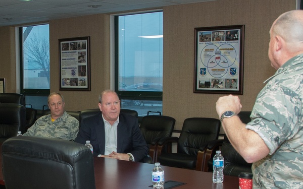 U.S. Rep visits the 181st IW