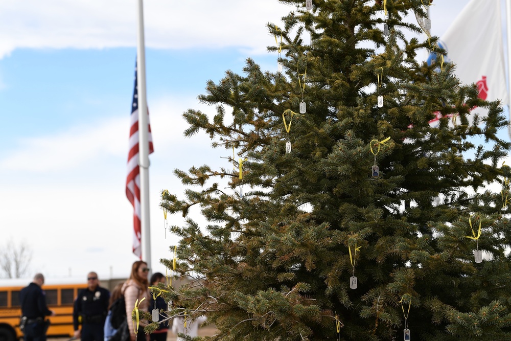 Local community comes together to memorialize fallen Colorado veterans
