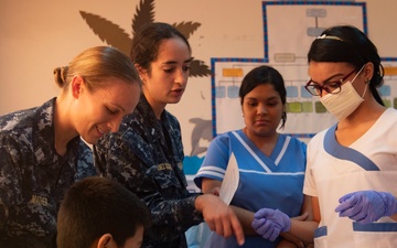 Sailors Train Honduran Doctors, Nurses for a Young Patient’s Successful Recovery