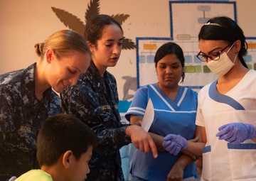 Sailors Train Honduran Doctors, Nurses for a Young Patient’s Successful Recovery
