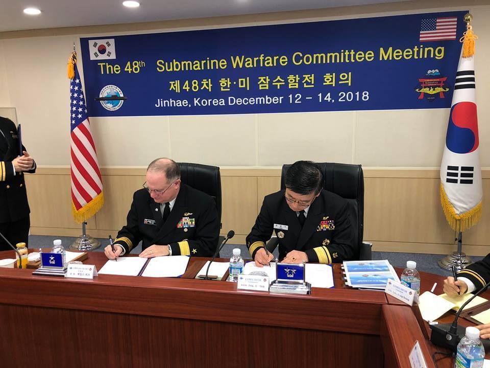 Submarine Group 7 Commander Reaffirms bilateral Relationship with Korean Submarine Force