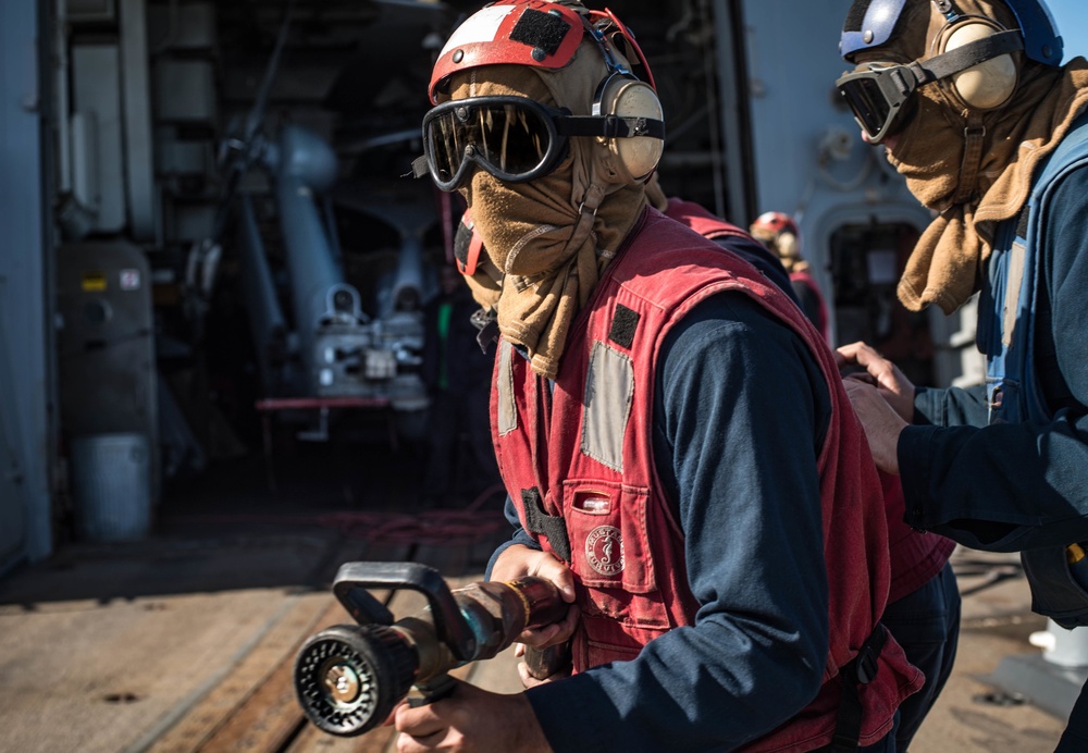 USS Jason Dunham (DDG 109) Aircraft Firefighting