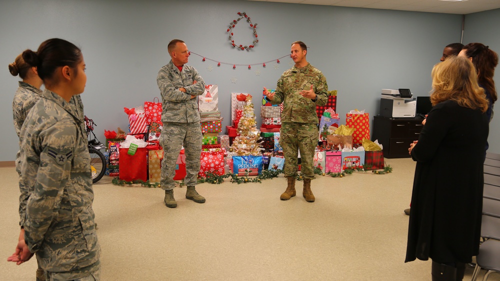 RPA community extends holiday spirit to Indian Springs