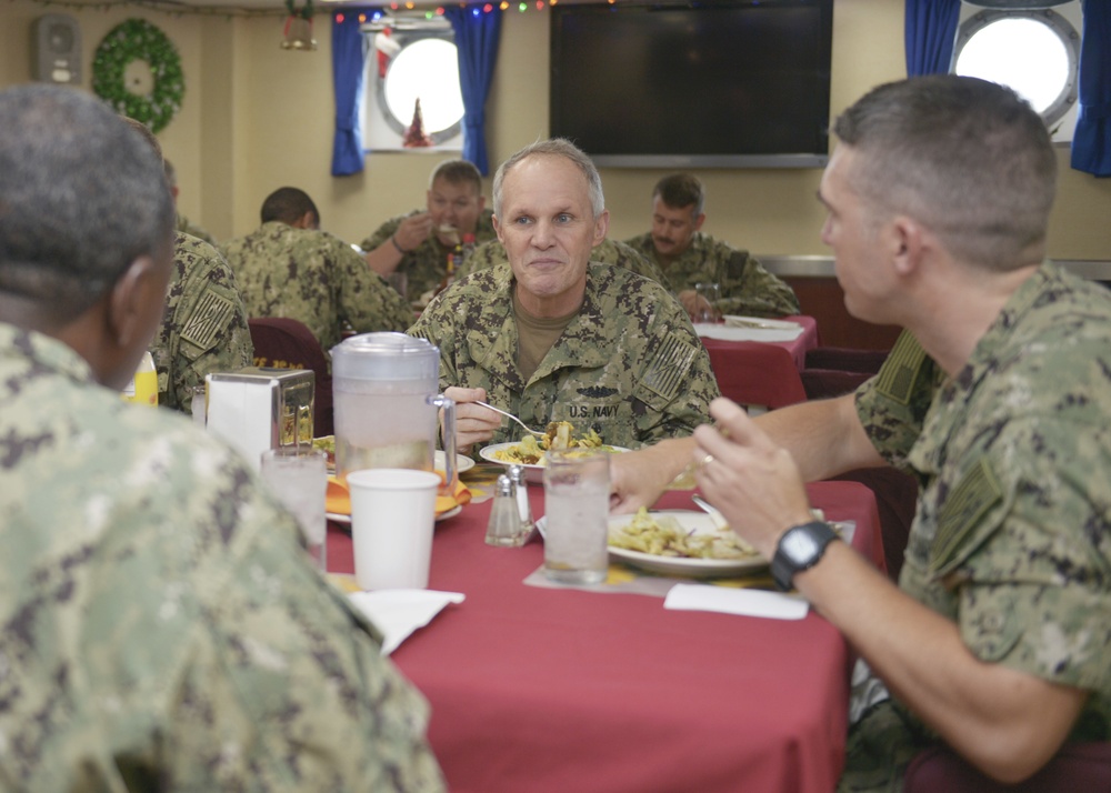 7th Fleet Commander Visits Frank Cable