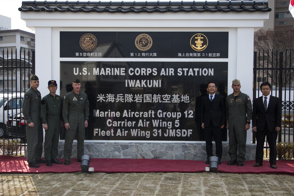 MCAS Iwakuni leadership unveils new station sign