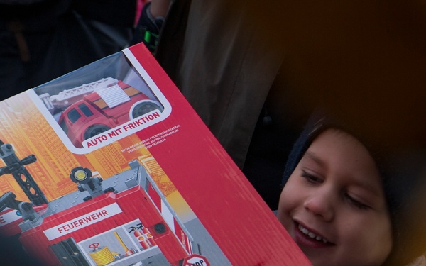 Santa, Elves jump for Operation Toy Drop 2018