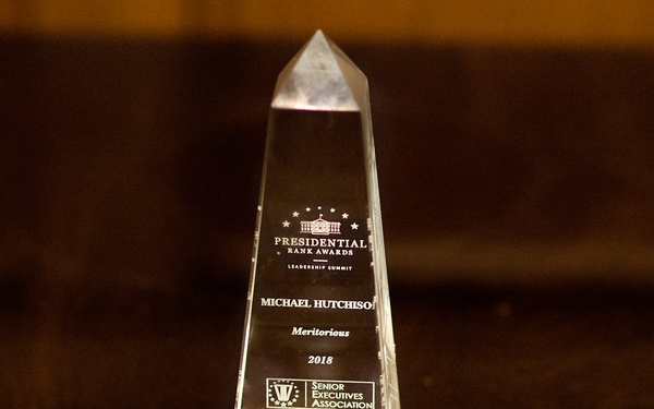 Presidential Rank Award glass sculpture