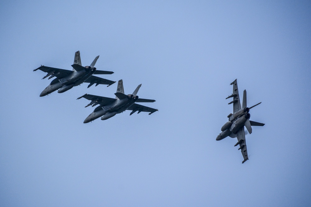F/A-18E Super Hornets fly in formation