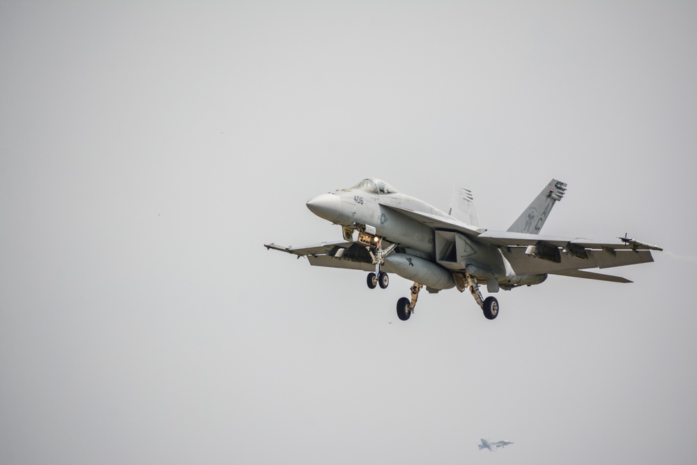 F/A-18E Super Hornet prepares for landing