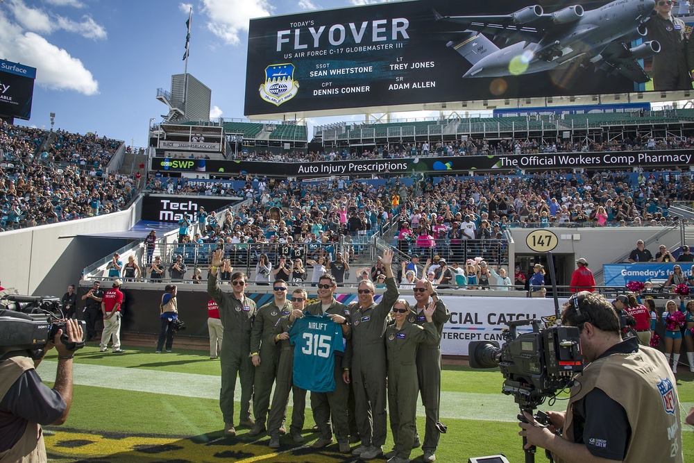 DVIDS - News - Turtles' stadium flyover helps kick off Jaguars game