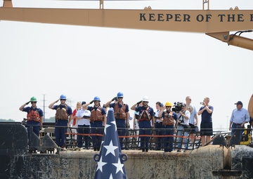 Crew of Cutter James Rankin salute Francis Scott Key buoy