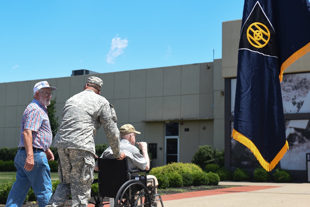 83rd ID WWII veterans visit Fort Knox