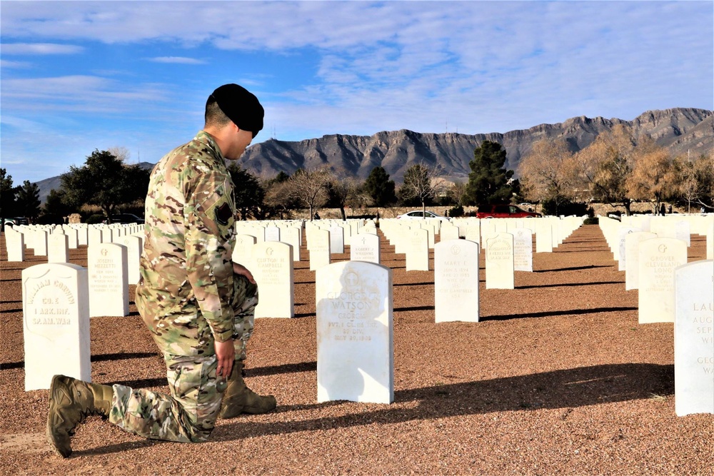 Fort Bliss Wreaths Across America