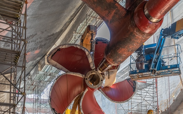 Nimitz propeller installation