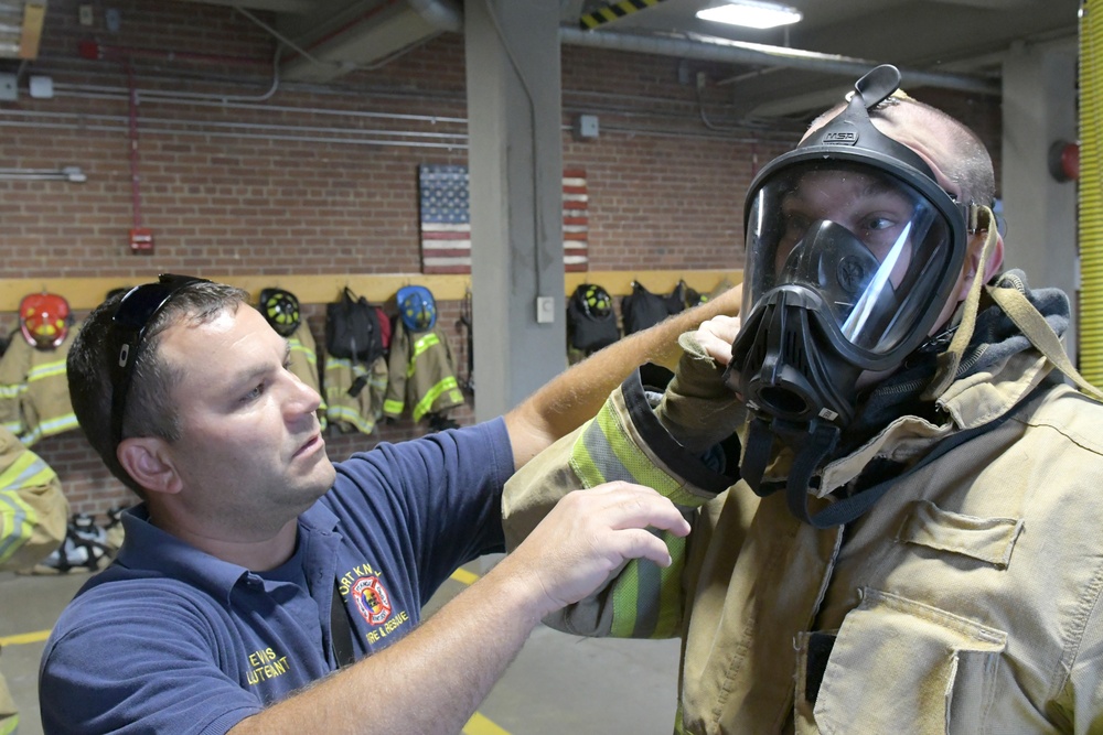 Fort Knox garrison command team feels the heat during airfield firefighting training