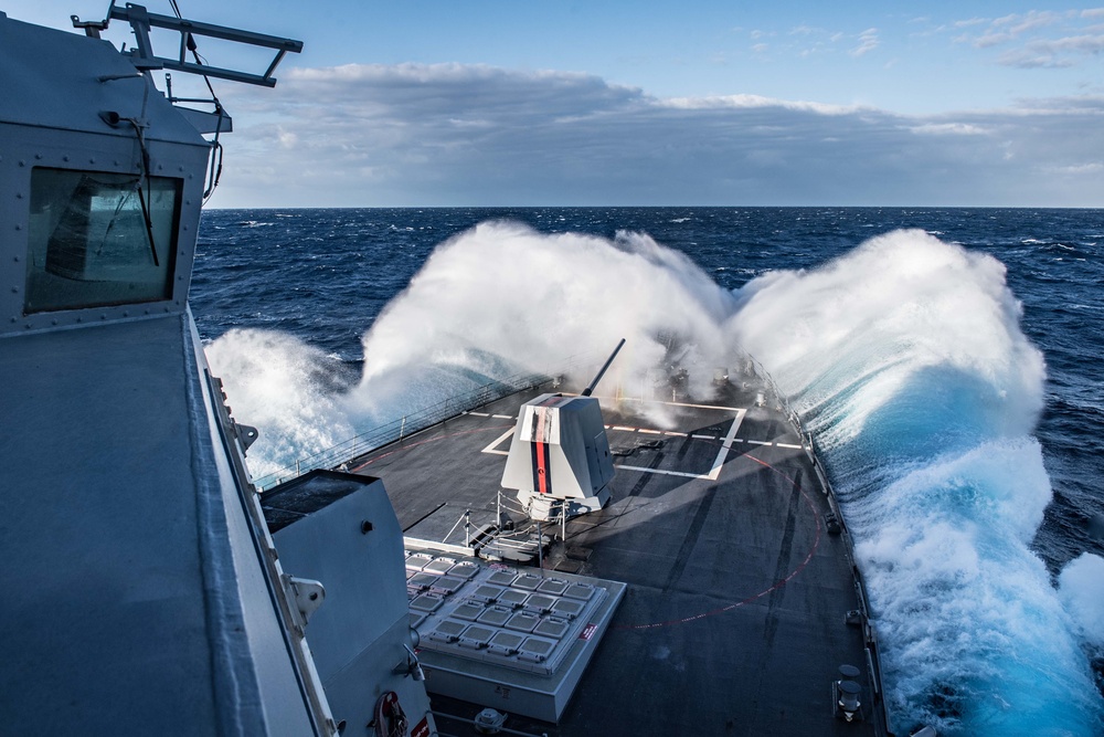 USS Jason Dunham (DDG 109) encounters Heavy Seas