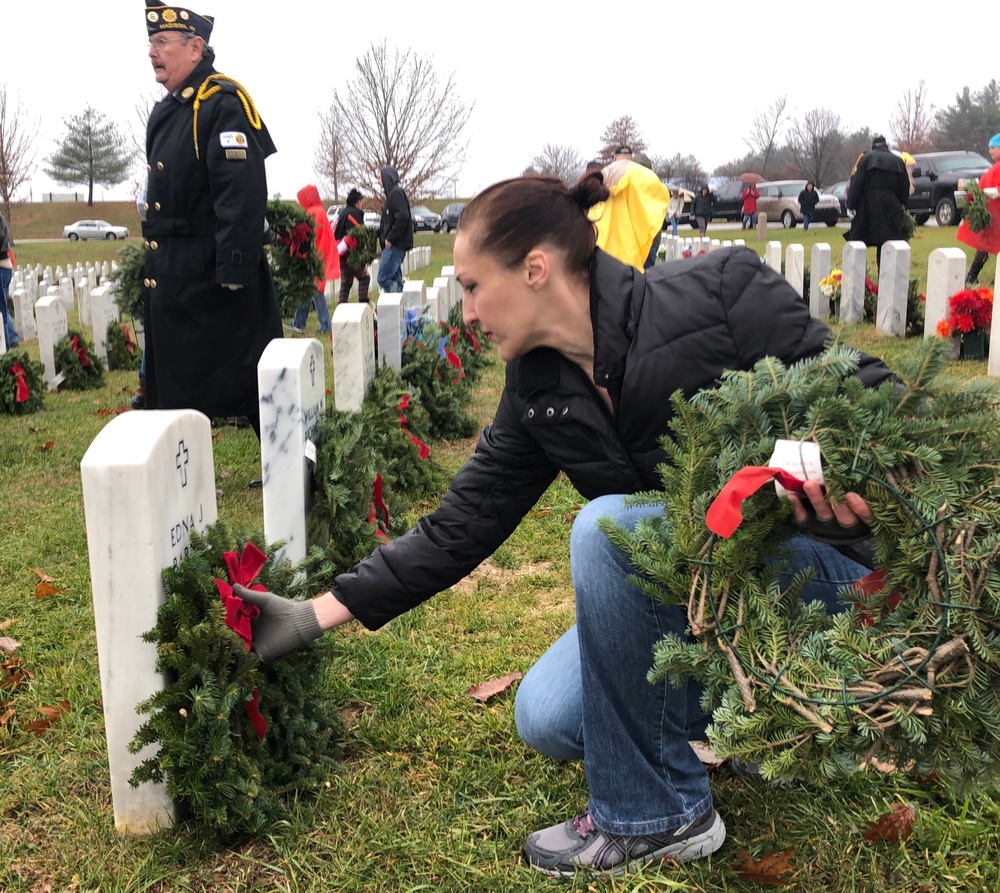 Wreaths laid at Indiana Veteran's Memorial Cemetery