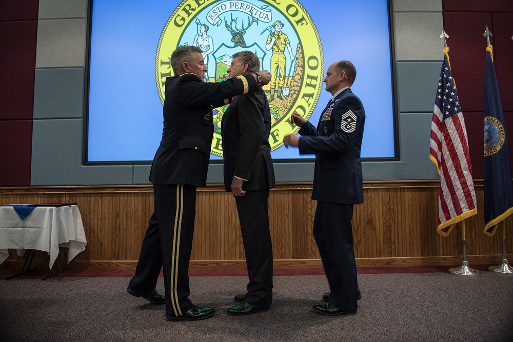 Idaho National Guard Presents Award to Governor