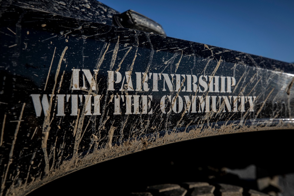 254th RTI Soldiers train local police departments in Humvee course