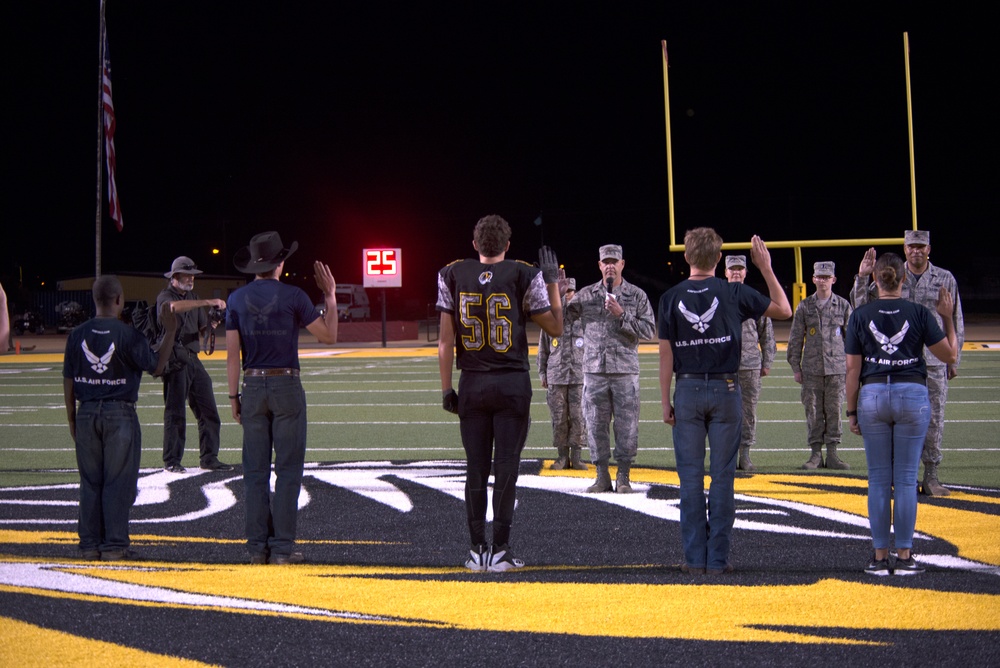 Alamogordo High School hosts military appreciation night