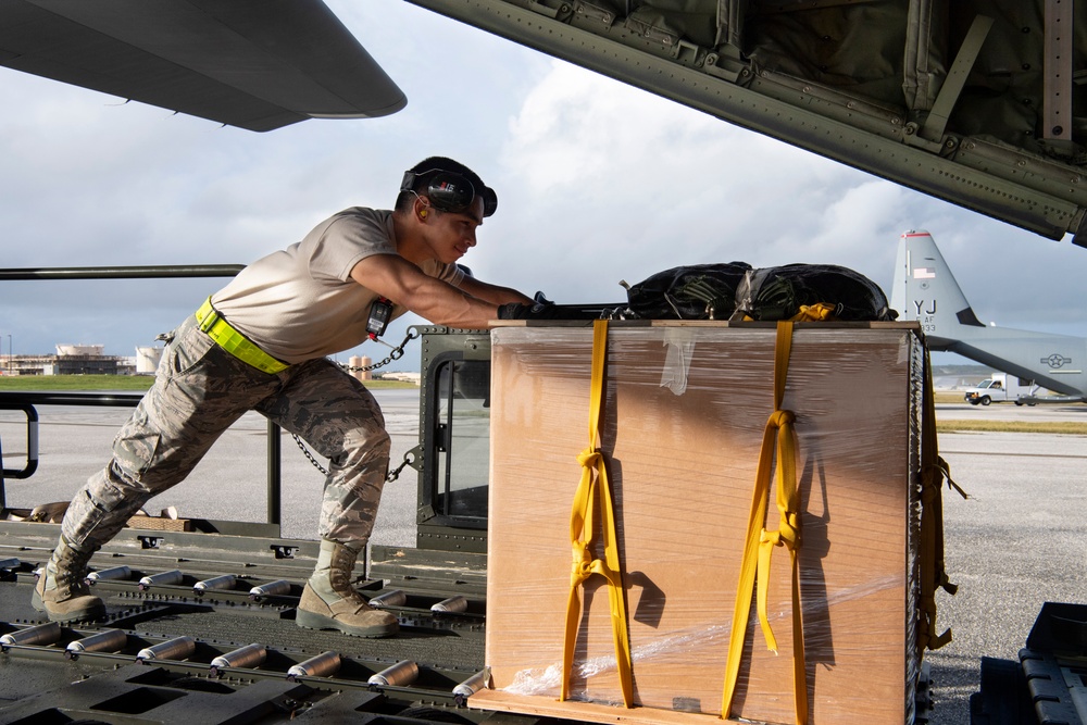 ‘Santa’s helpers’ bring Christmas to Micronesian islands