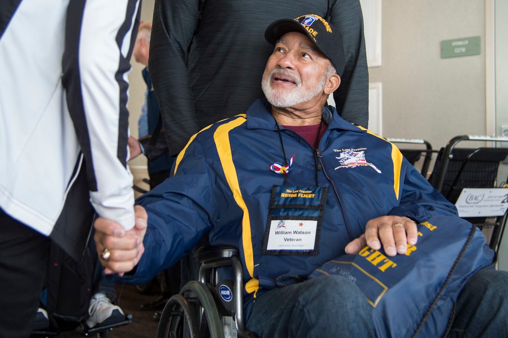 A homecoming for heroes: veterans return from Honor Flight