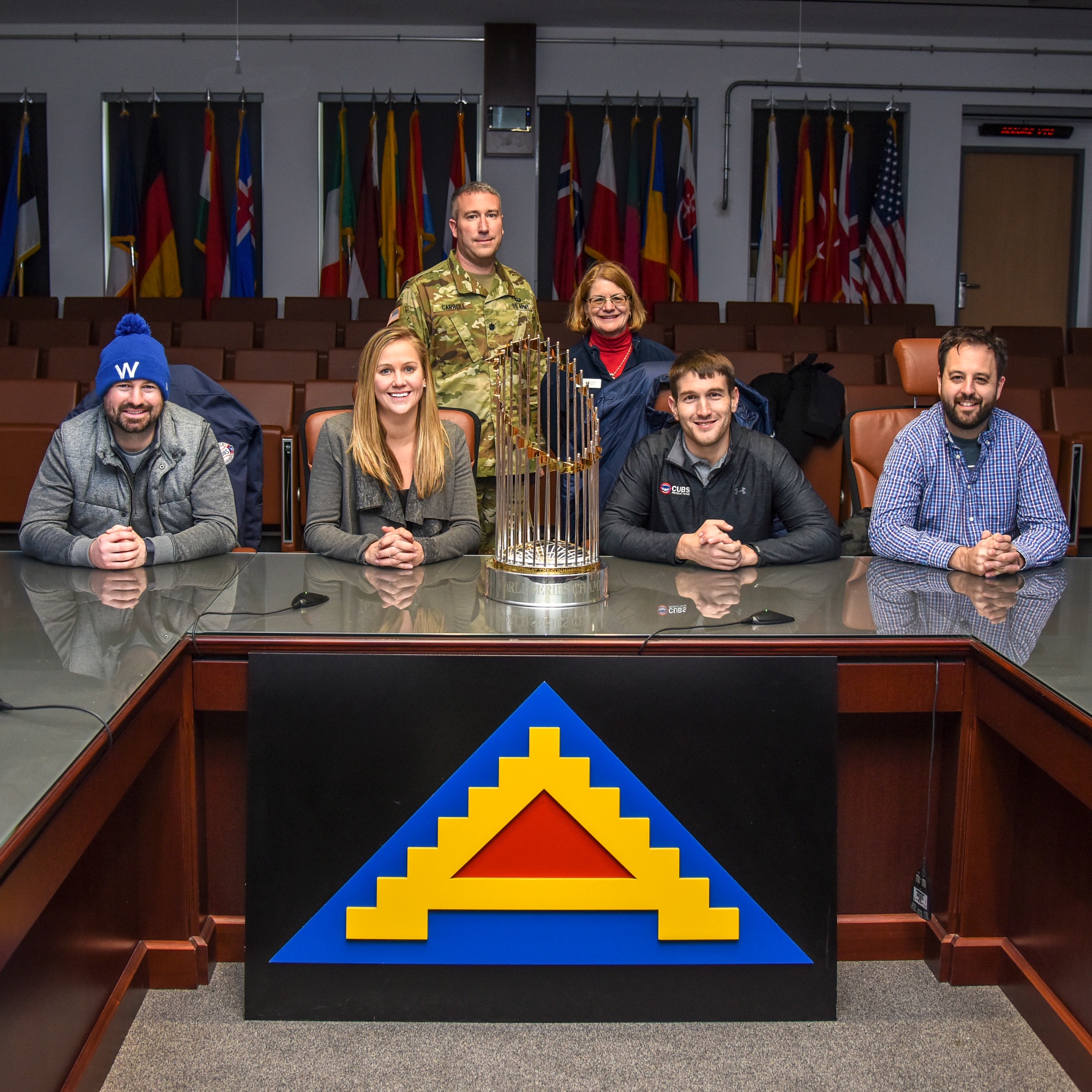 DVIDS - Images - U.S. Soldiers meet Chicago Cubs mascot [Image 7 of 10]