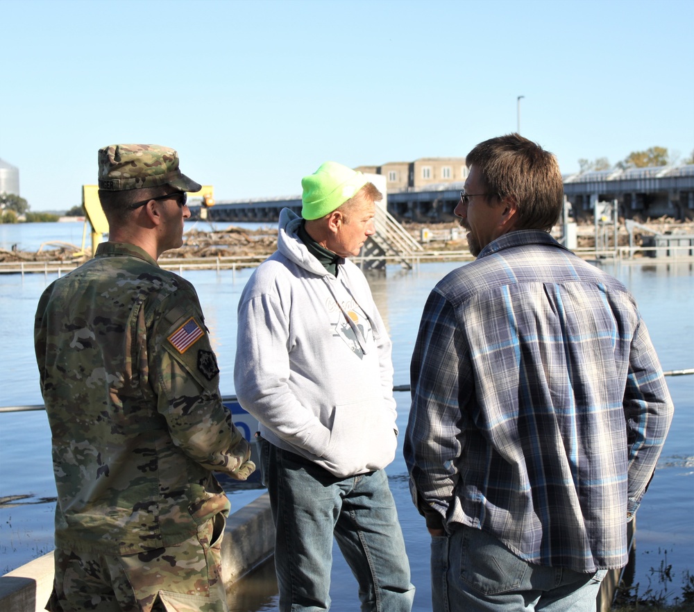 Debris Cleanup a Huge Task at Lock and Dam 20