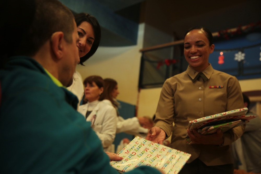 SPMAGTF Marines and Sailors Attend Holiday Party at a School for the Disabled