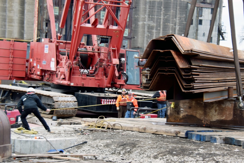 BIDCO Marine Group team prepares load test for Black Rock Lock repairs