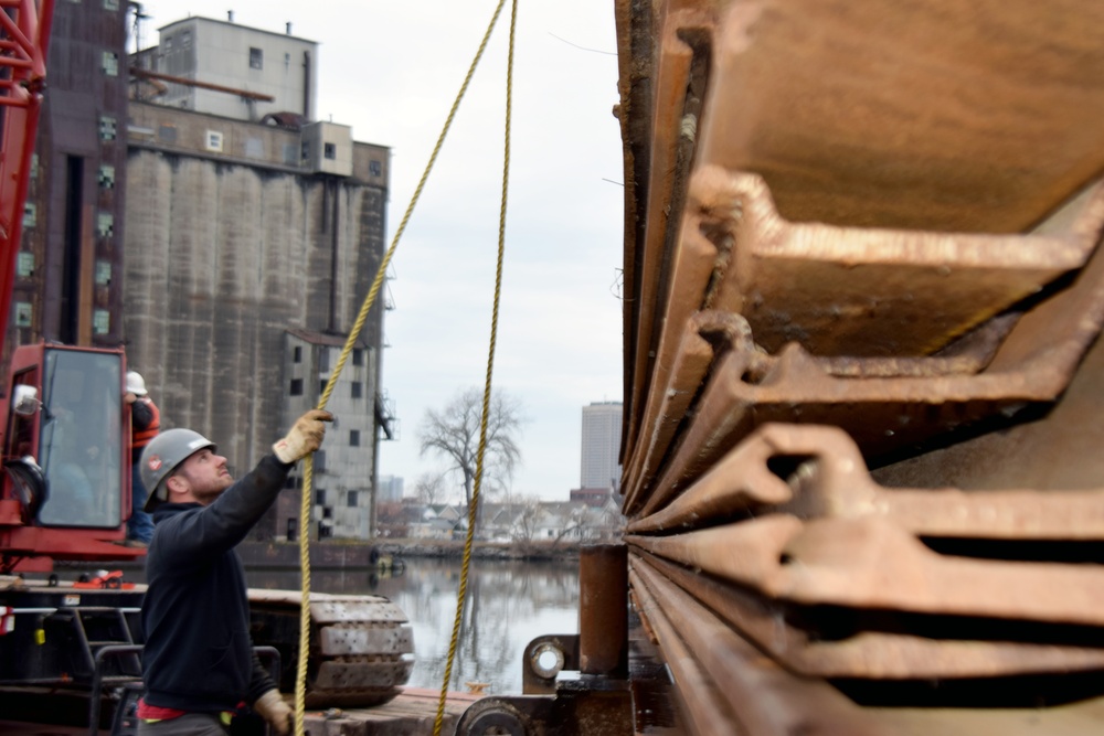 BIDCO Marine Group team prepares load test for Black Rock Lock repairs