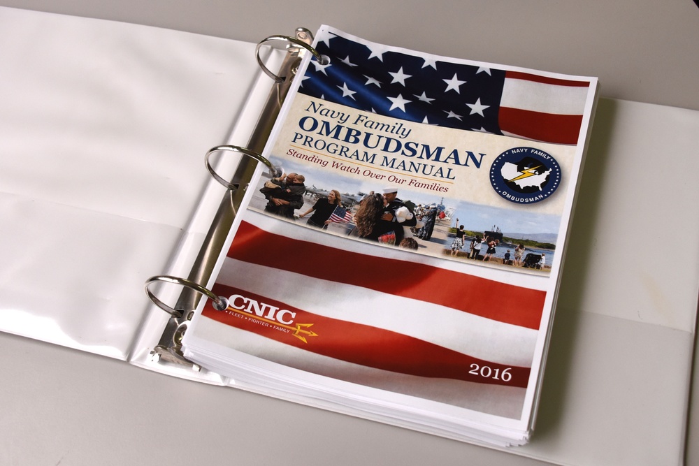 Instructors Guide Yokosuka Navy Spouses Through Ombudsman Basic Training