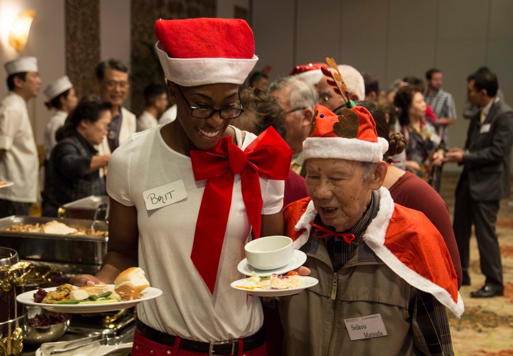 Kojyu University English language Christmas party
