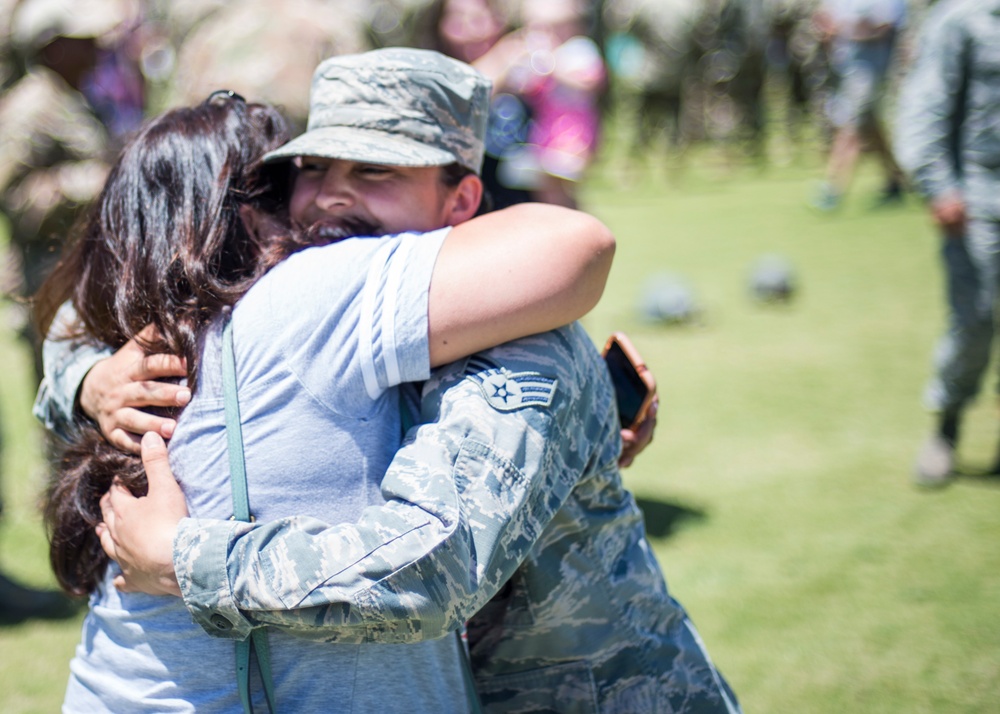 First Air Force woman to graduate from Fort Bliss Army Air Assualt School.