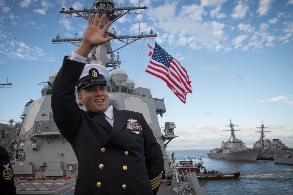 USS Jason Dunham (DDG 109) Returns to Home