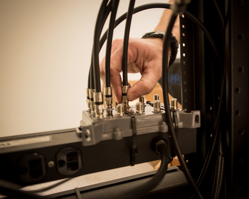 Kentucky Air Guard receives new cable installation